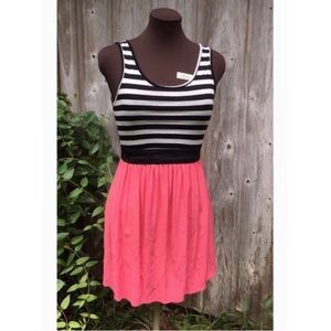 Pink & stripes dress 🌸☀️
